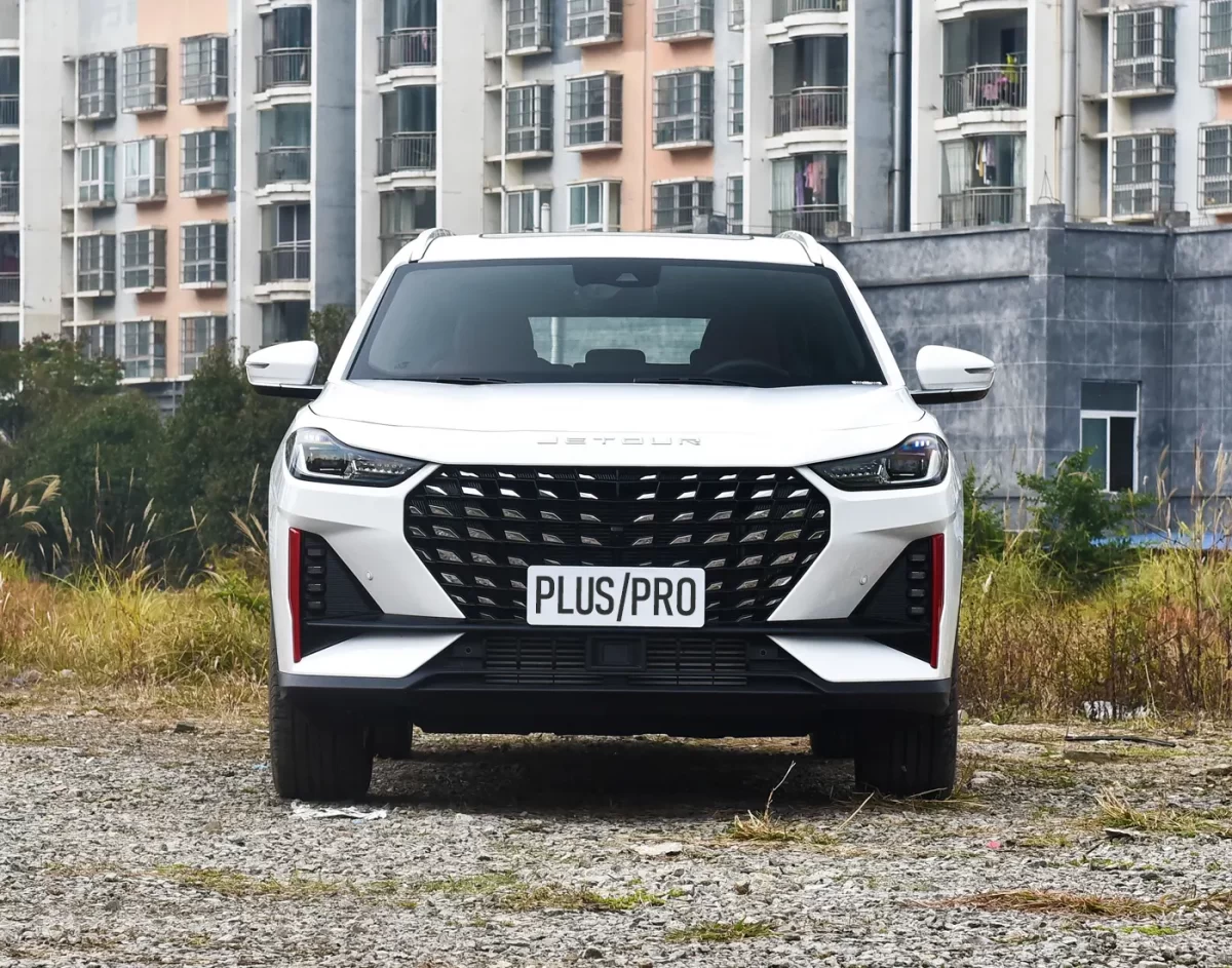 российский вариант 2024'X70 Plus (в дизайне китайского Pro) российский вариант 2024'X70 Plus (в дизайне китайского Pro)