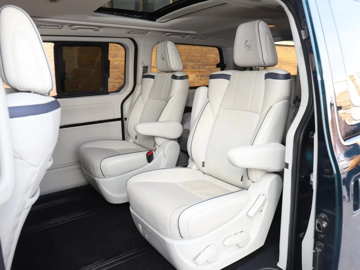 пассажирские кресла второго ряда