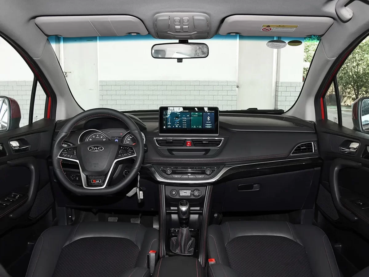 интерьер салона JAC Refine S3 Pro (JS3)