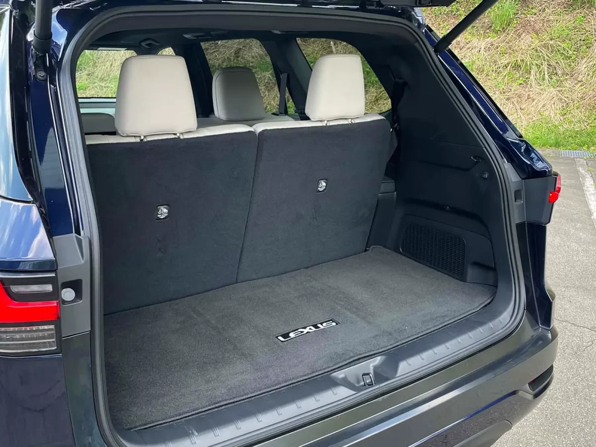 багажник в Лексусе ТХ багажник в Лексусе ТХ