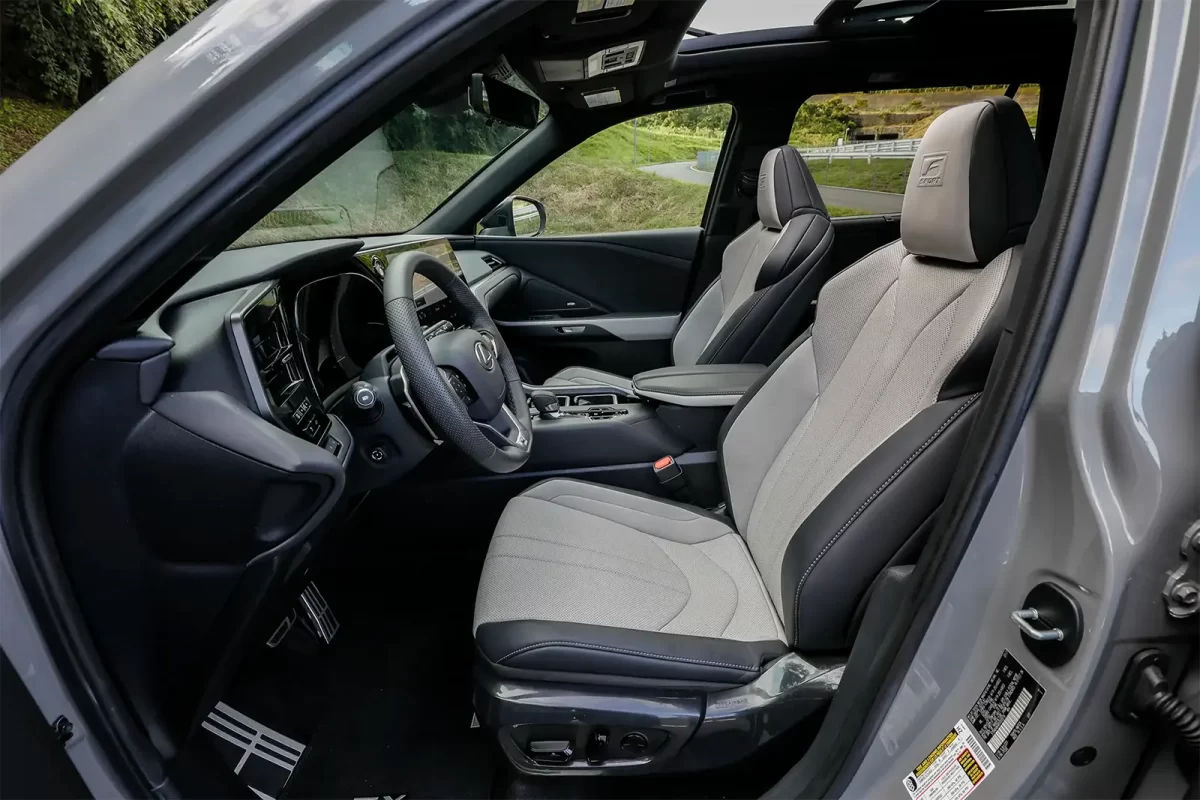 передние сиденья в ТХ передние сиденья в ТХ