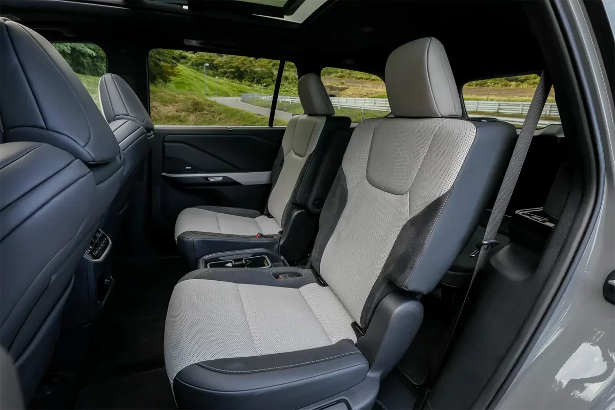 сиденья второго ряда сиденья второго ряда