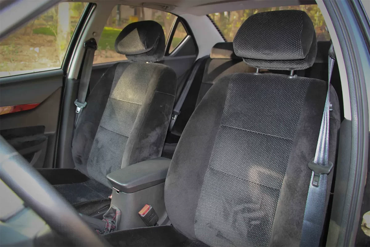 передние сиденья в Iran Khodro Dena+