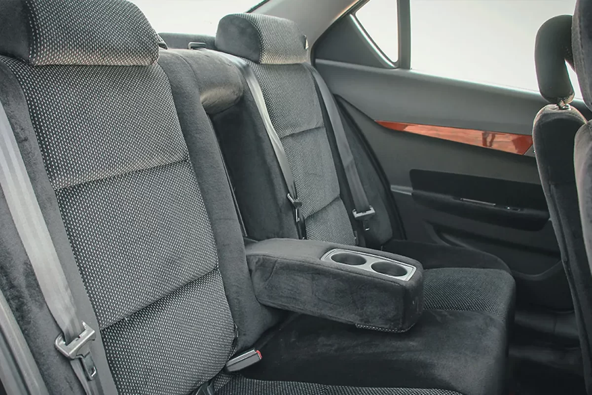 пассажирский диван второго ряда в IKCO Dena plus (Iran Khodro)