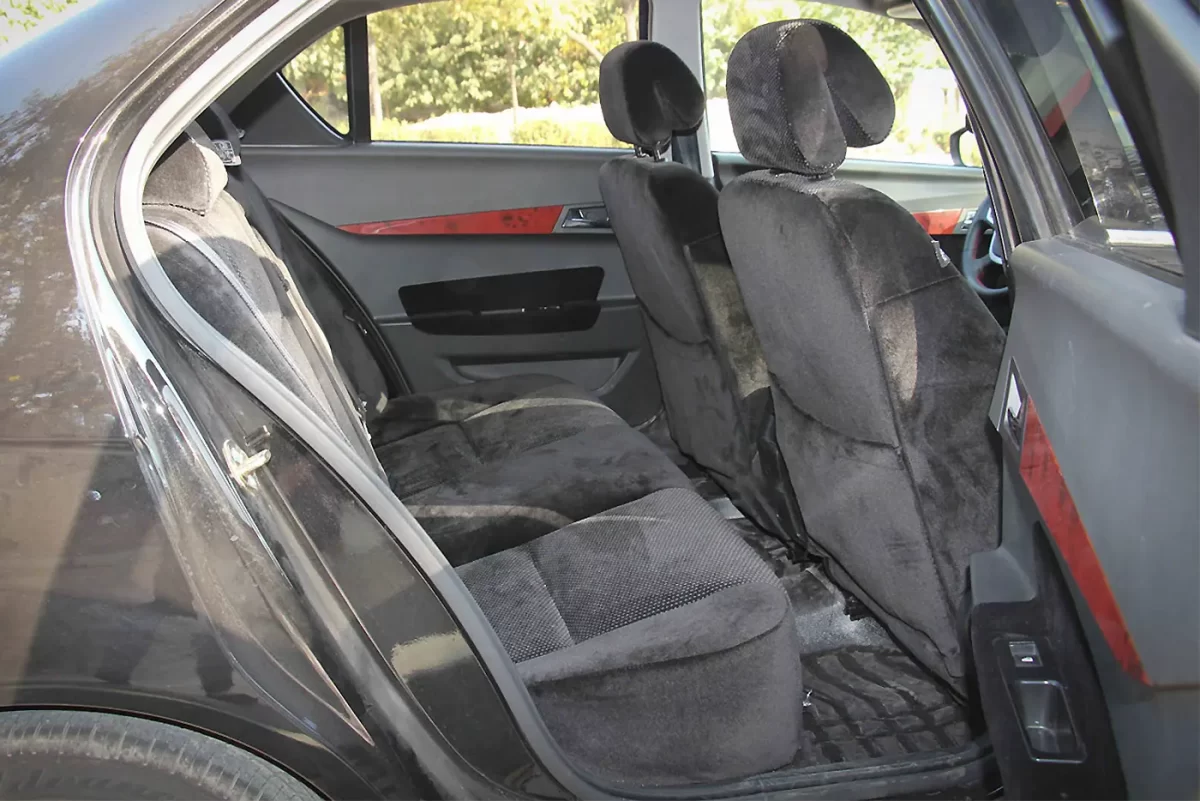 второй ряд пассажирских мест в Iran Khodro Dena+ (IKCO)