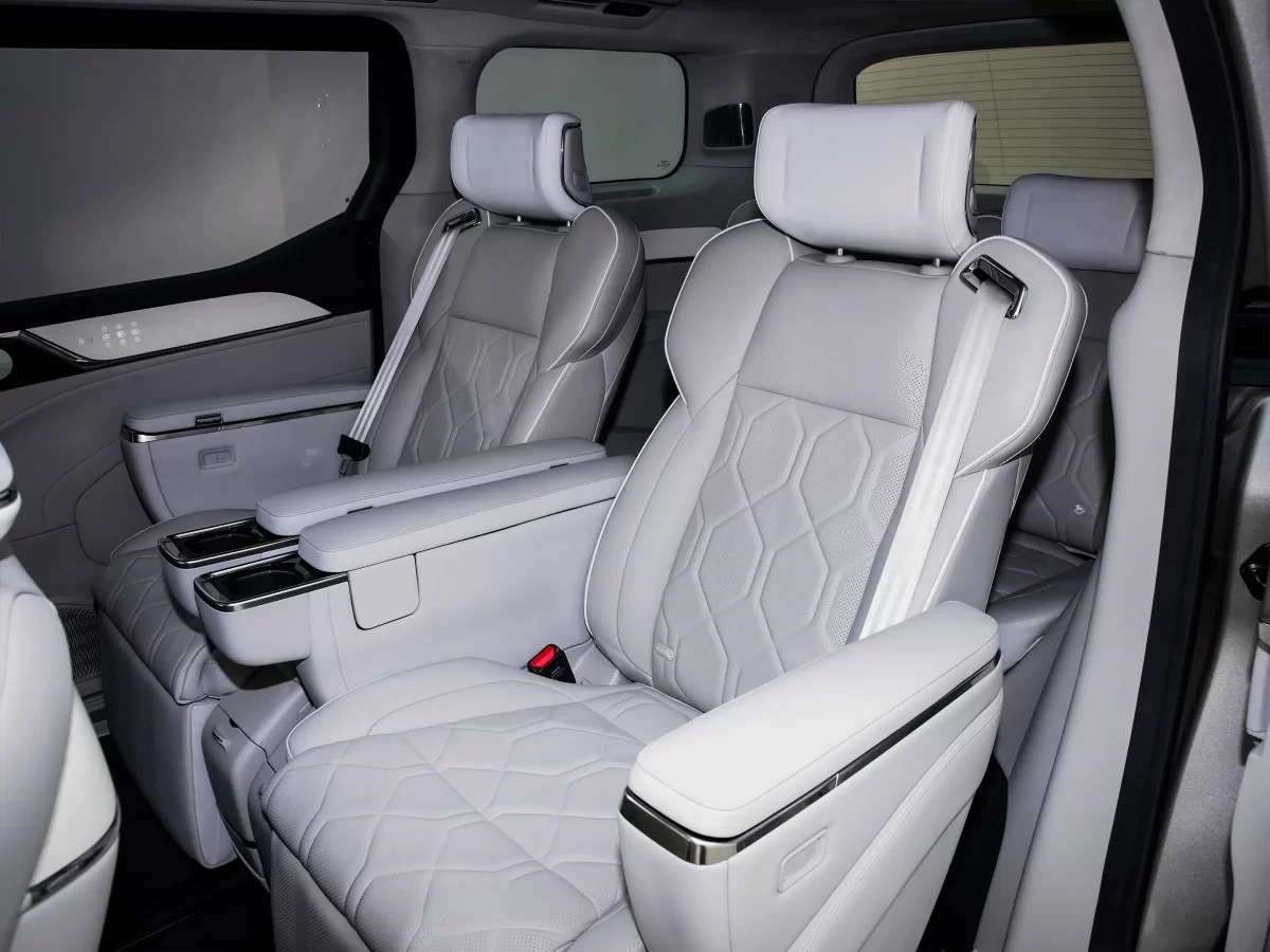 кресла второго ряда