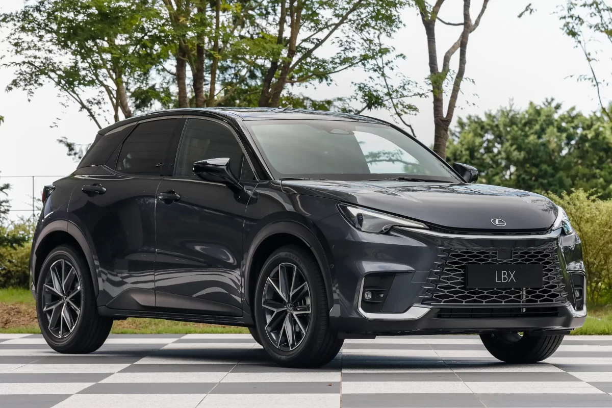фото LBX от Lexus 