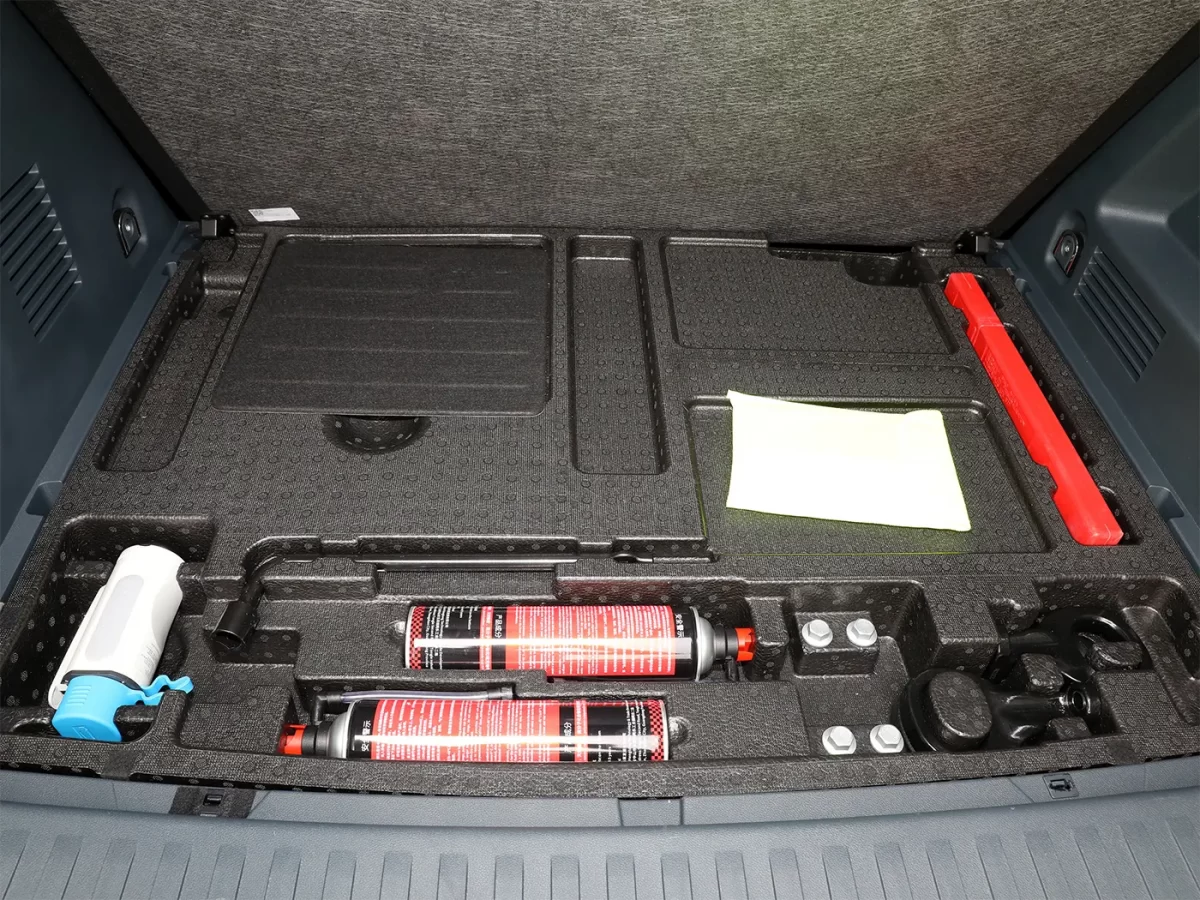 подполье багажника M-Hero 917 подполье багажника M-Hero 917