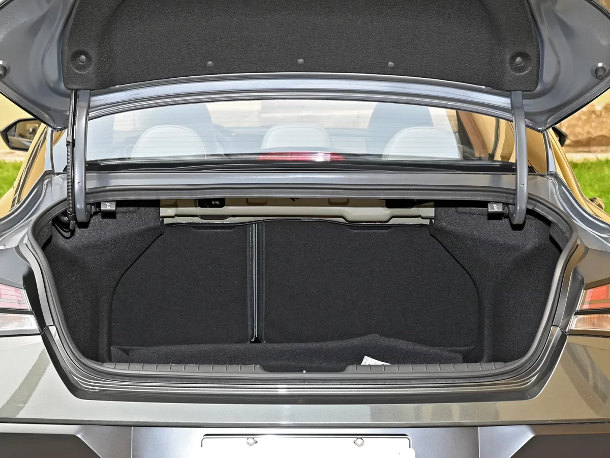 багажный отсек Элантры 7 (рестайлинговый) багажный отсек Элантры 7 (рестайлинговый)