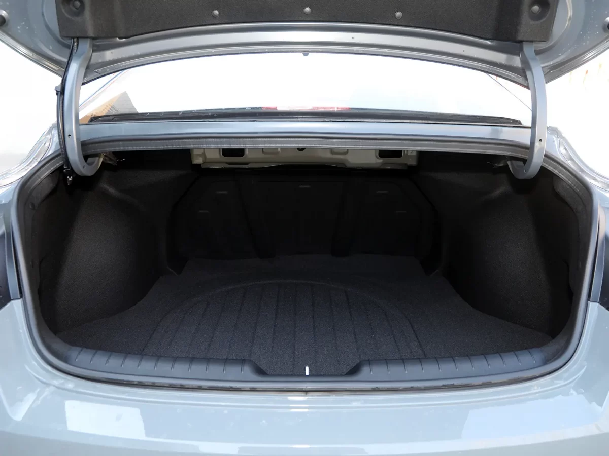 багажник Elantra 7 от Hyundai (дорестайлинговый) багажник Elantra 7 от Hyundai (дорестайлинговый)