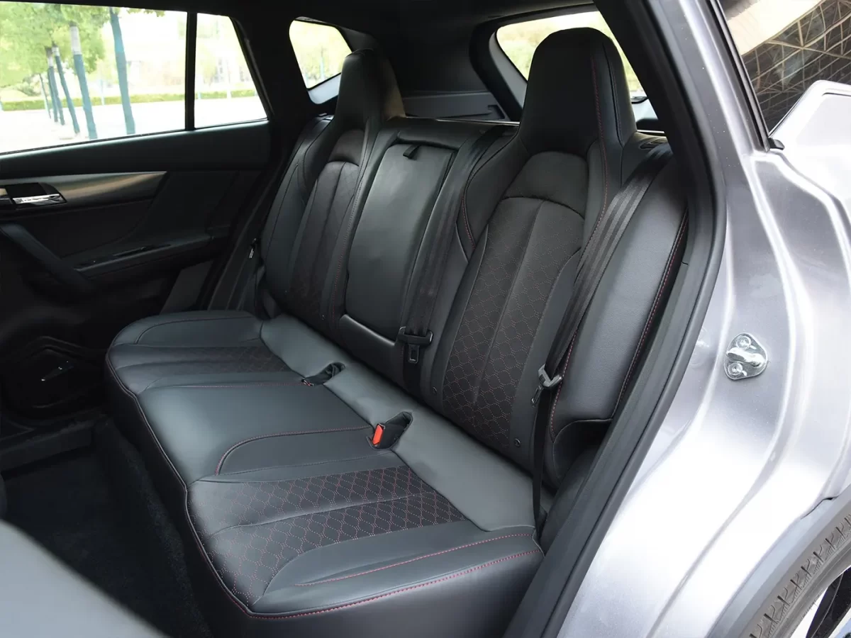 второй ряд пассажирских мест второй ряд пассажирских мест