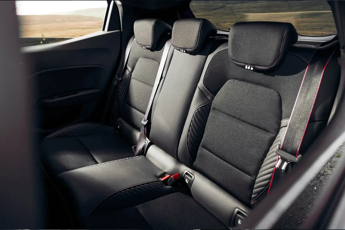 пассажирские места второго ряда