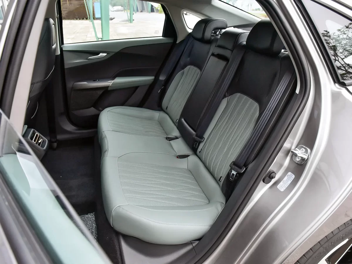 пассажирский диван второго ряда Ламора пассажирский диван второго ряда Ламора