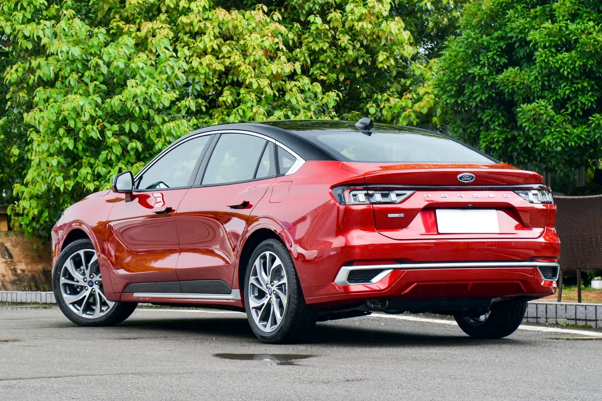 фотография Ford Mondeo VI (2022-2024 годов)