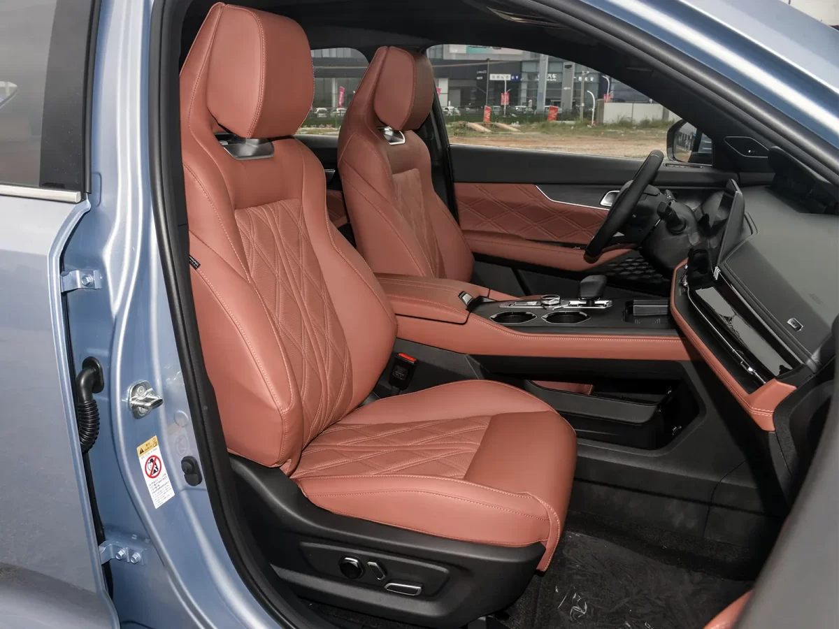 передние сиденья в Чангане ЮНИ-К передние сиденья в Чангане ЮНИ-К