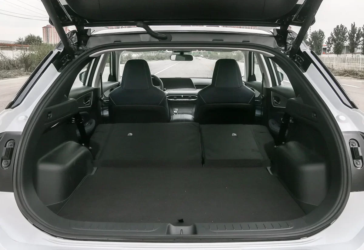 трансформация салона в пользу багажного отсека Venucia V-Online трансформация салона в пользу багажного отсека Venucia V-Online