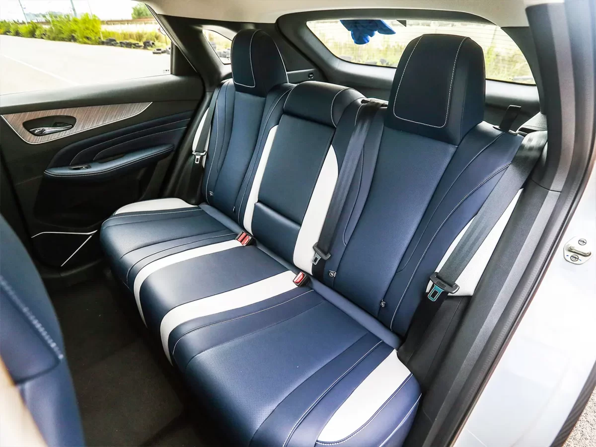 сиденья для пассажиров второго ряда сиденья для пассажиров второго ряда