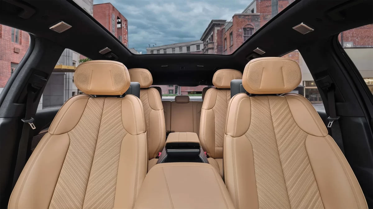 пассажирские места Кадиллак Эскалейд АйКью