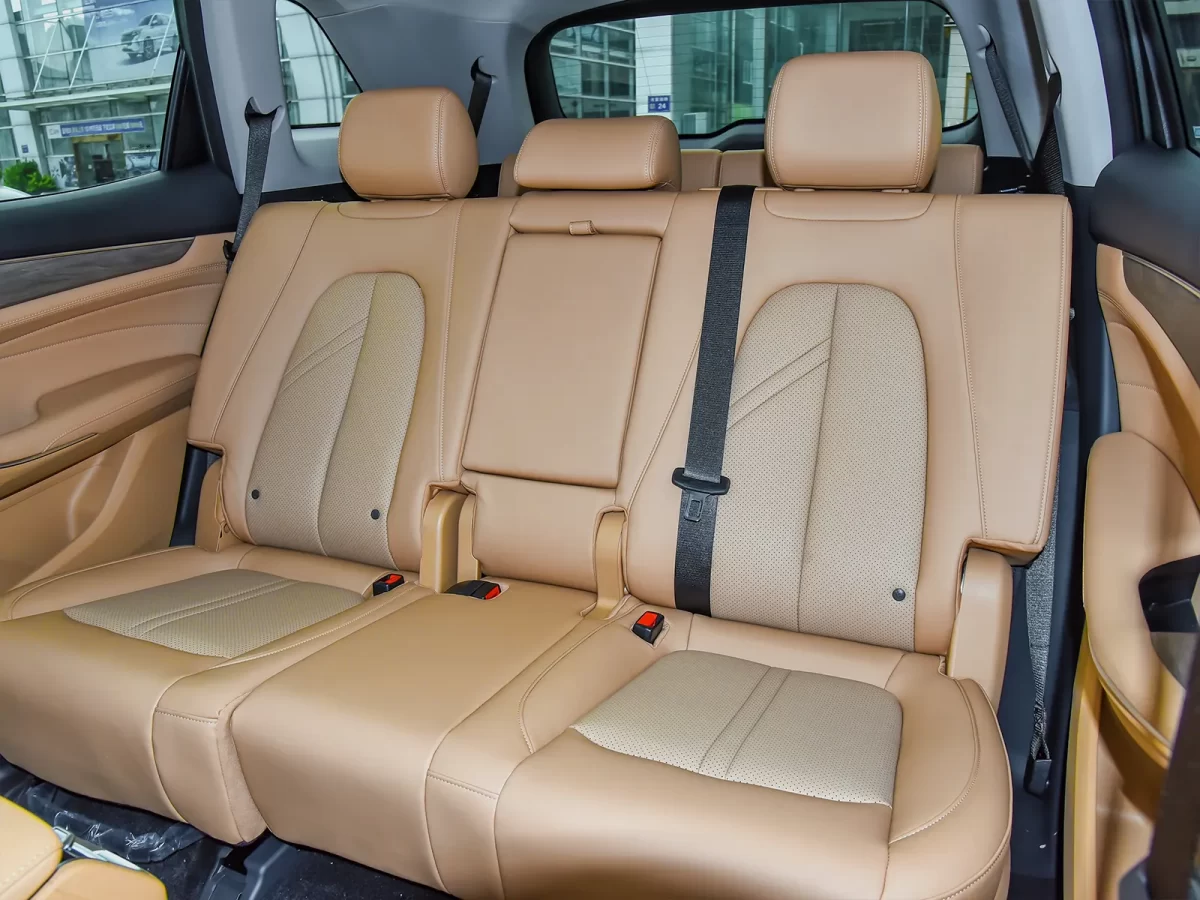 второй ряд пассажирских сидений в Эволюте ай-Спейс второй ряд пассажирских сидений в Эволюте ай-Спейс