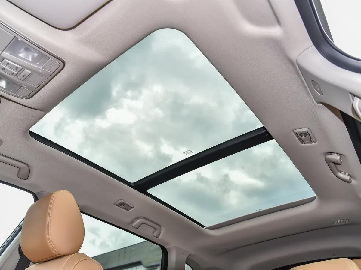 панорамная крыша с электроприводом в i-Space панорамная крыша с электроприводом в i-Space