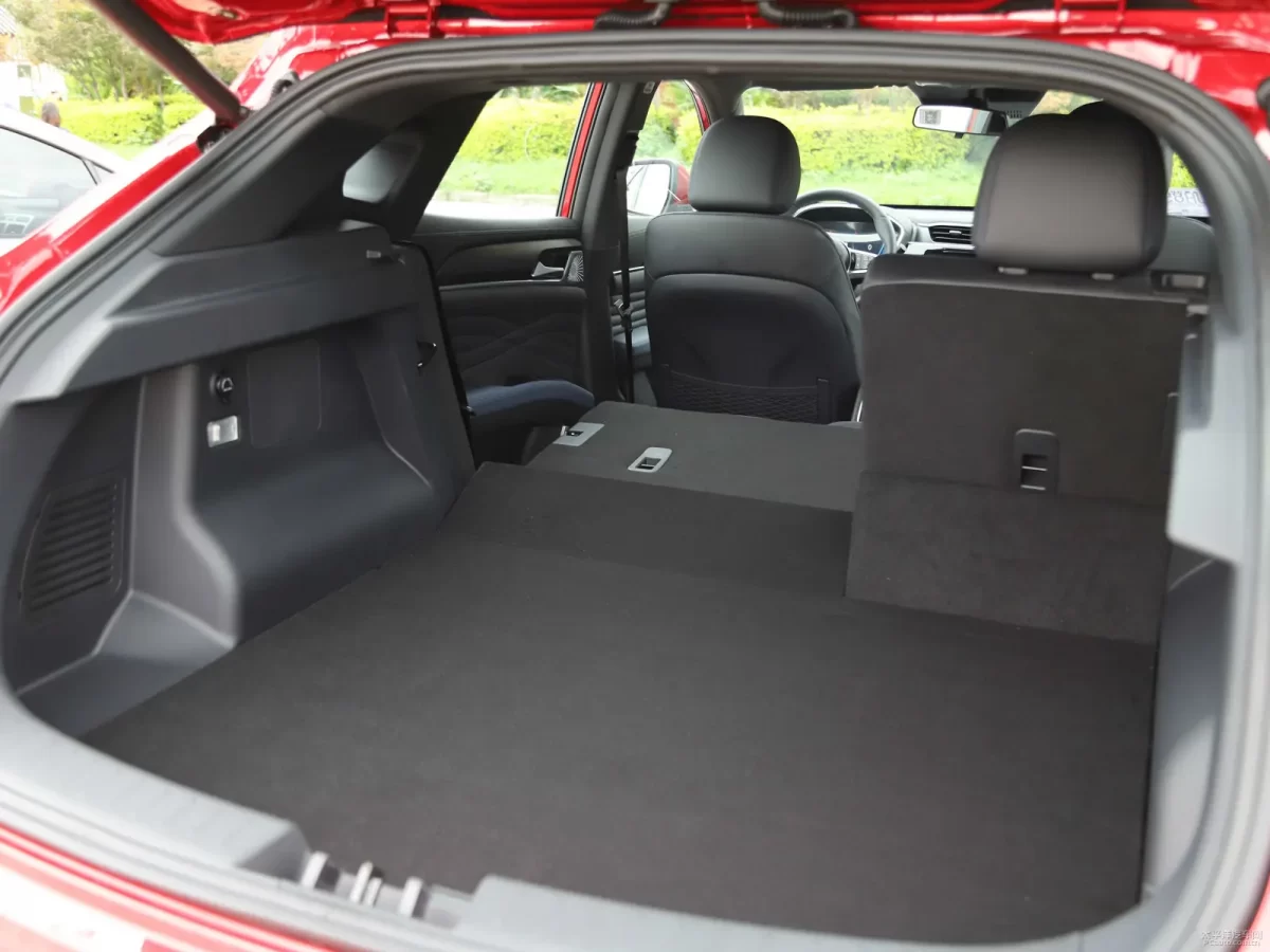 трансформация салона и багажного отсека в DFSK iX5 (DongFeng) трансформация салона и багажного отсека в DFSK iX5 (DongFeng)