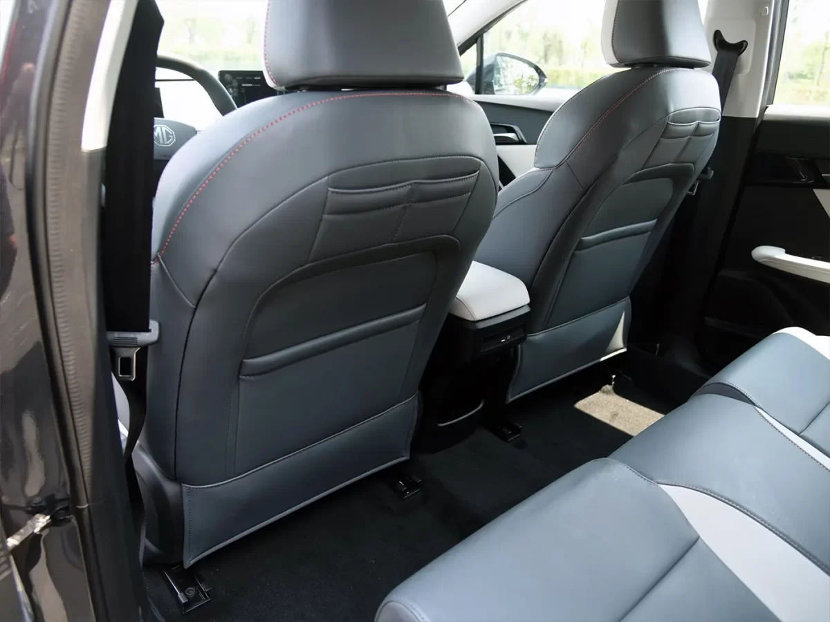 пространство для ног пассажиров второго ряда в MG4 EV пространство для ног пассажиров второго ряда в MG4 EV