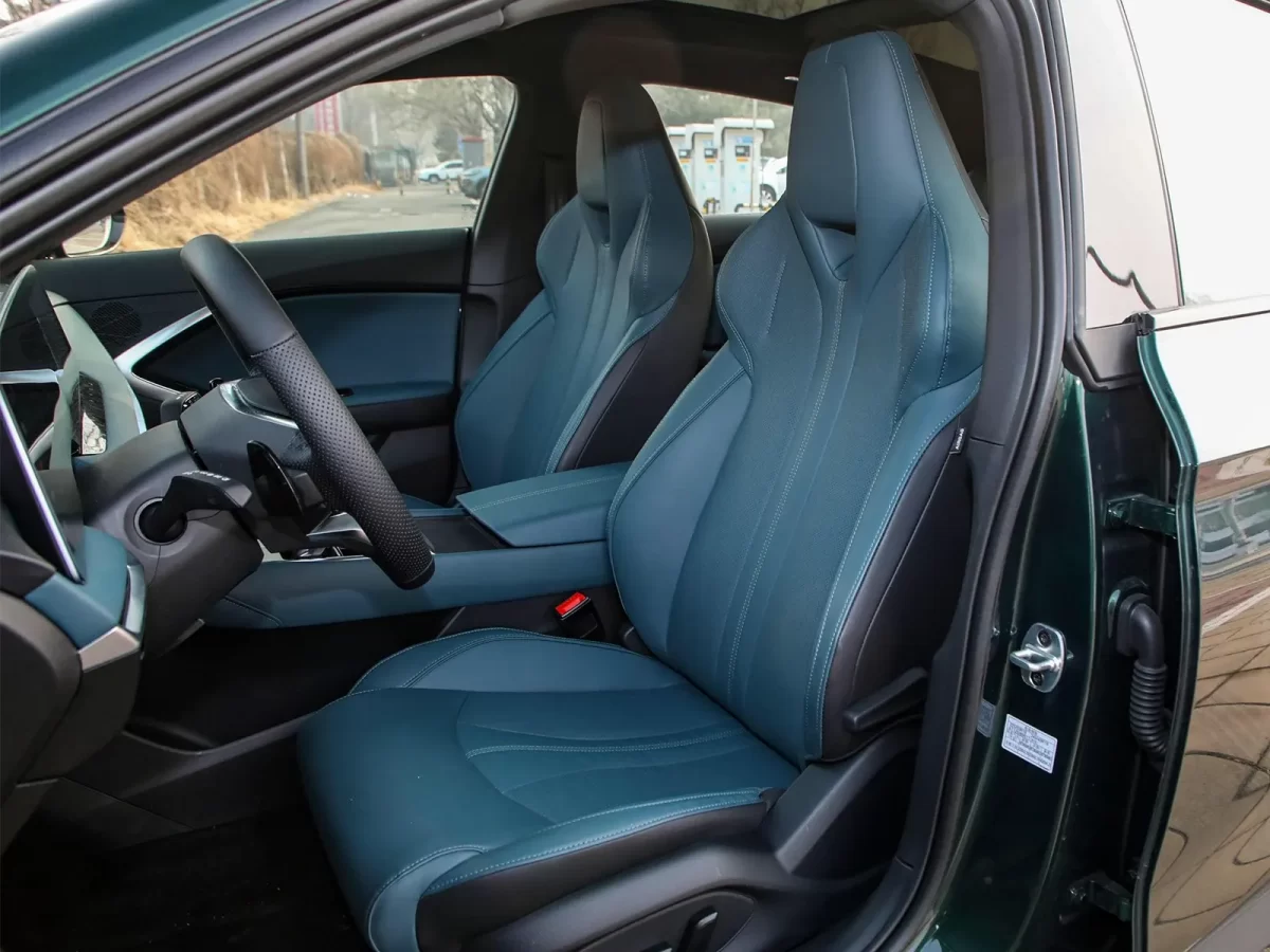 передние кресла в МГ7 II