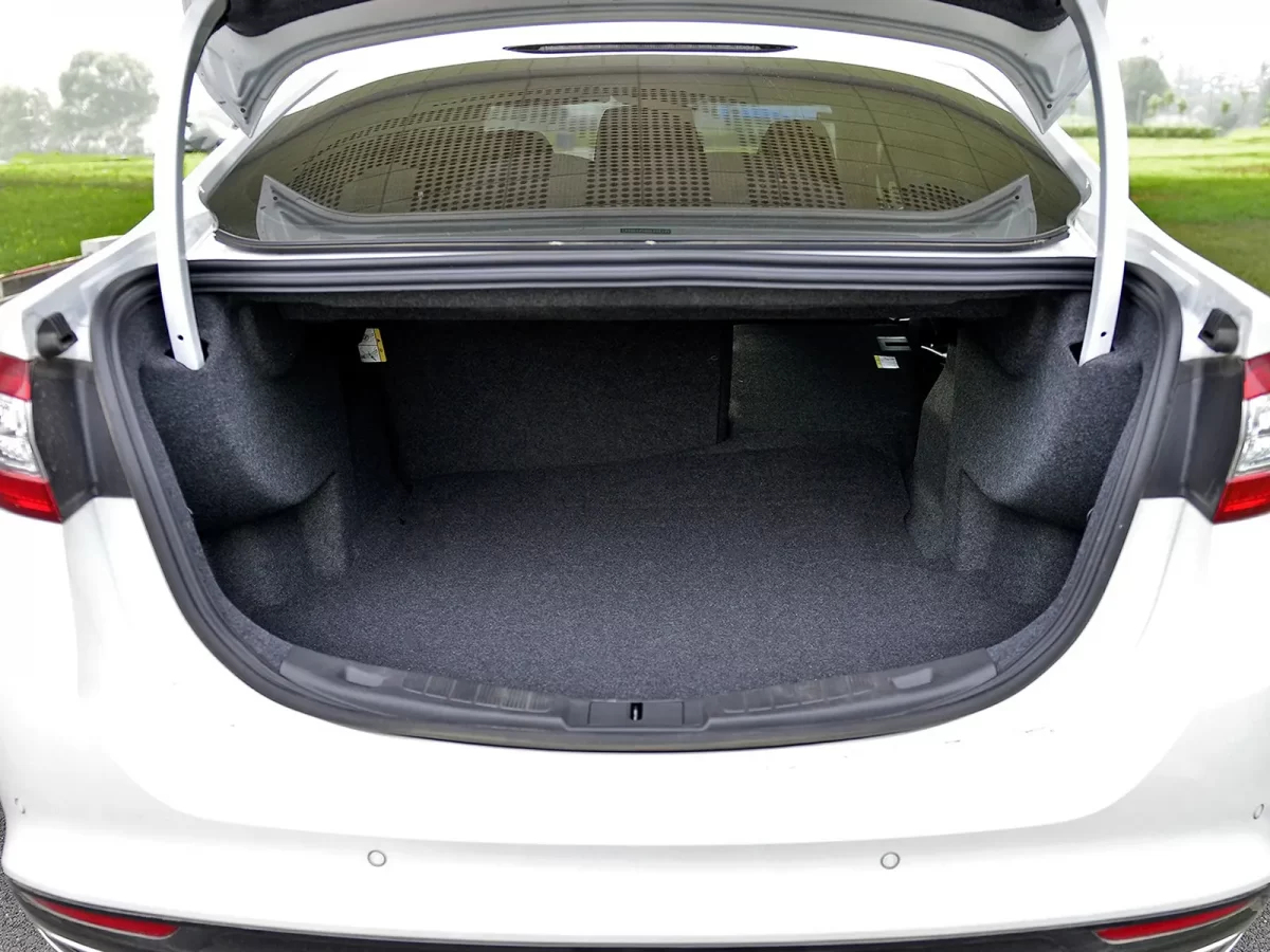 багажник седана Ford Monder V багажник седана Ford Monder V