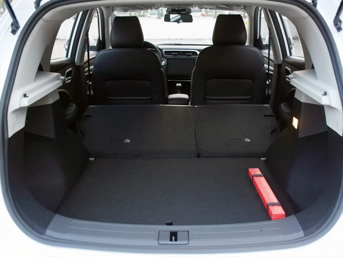 багажник MG ZS и возможности трансформации салона