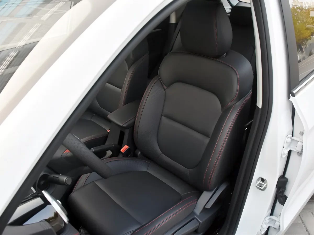 передние кресла MG ZS