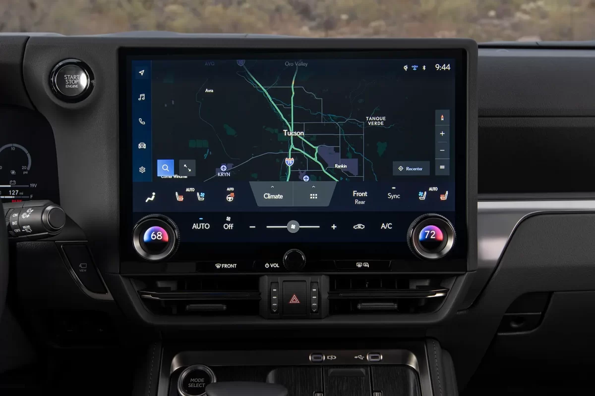 тачскрин ГУ в Лексусе ГХ550 тачскрин ГУ в Лексусе ГХ550