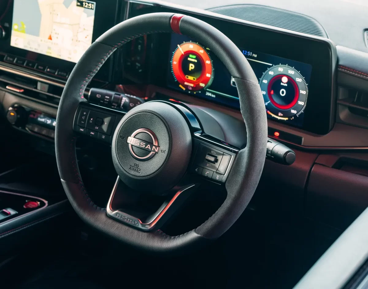 приборы и отделка в духе Nissan Nismo приборы и отделка в духе Nissan Nismo