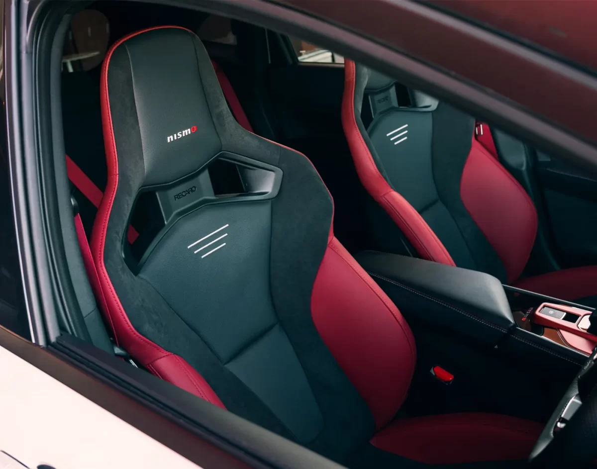 передние кресла-ковши Recaro в Nissan Note III Aura Nismo передние кресла-ковши Recaro в Nissan Note III Aura Nismo