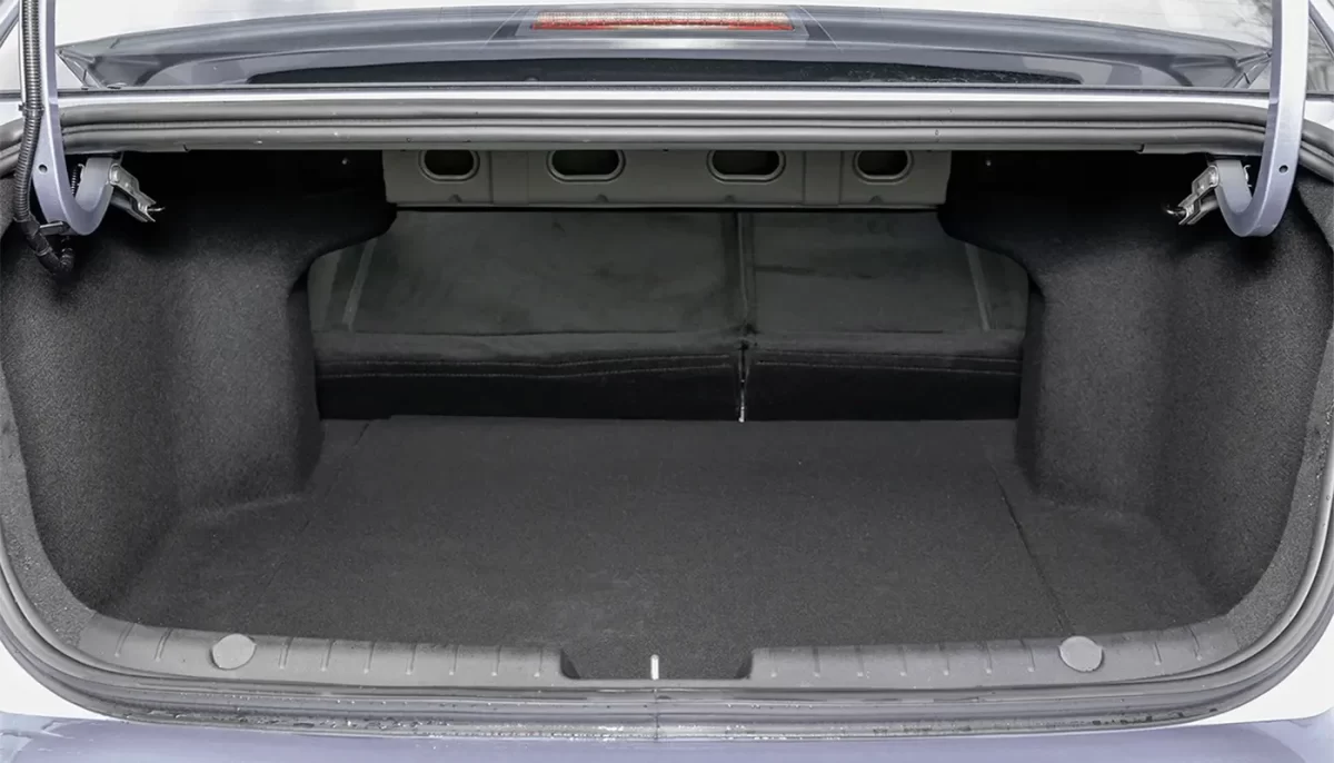 багажный отсек седана Livan S6 Pro