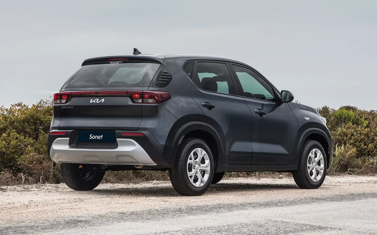 фотография KIA Sonet (вид сзади) фотография KIA Sonet (вид сзади)