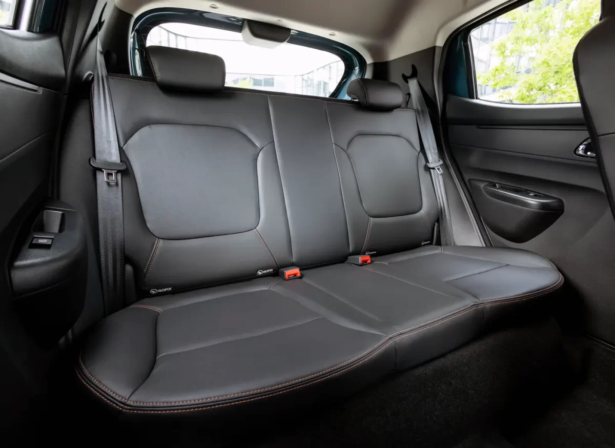 пассажирские места второго ряда в Dacia Spring