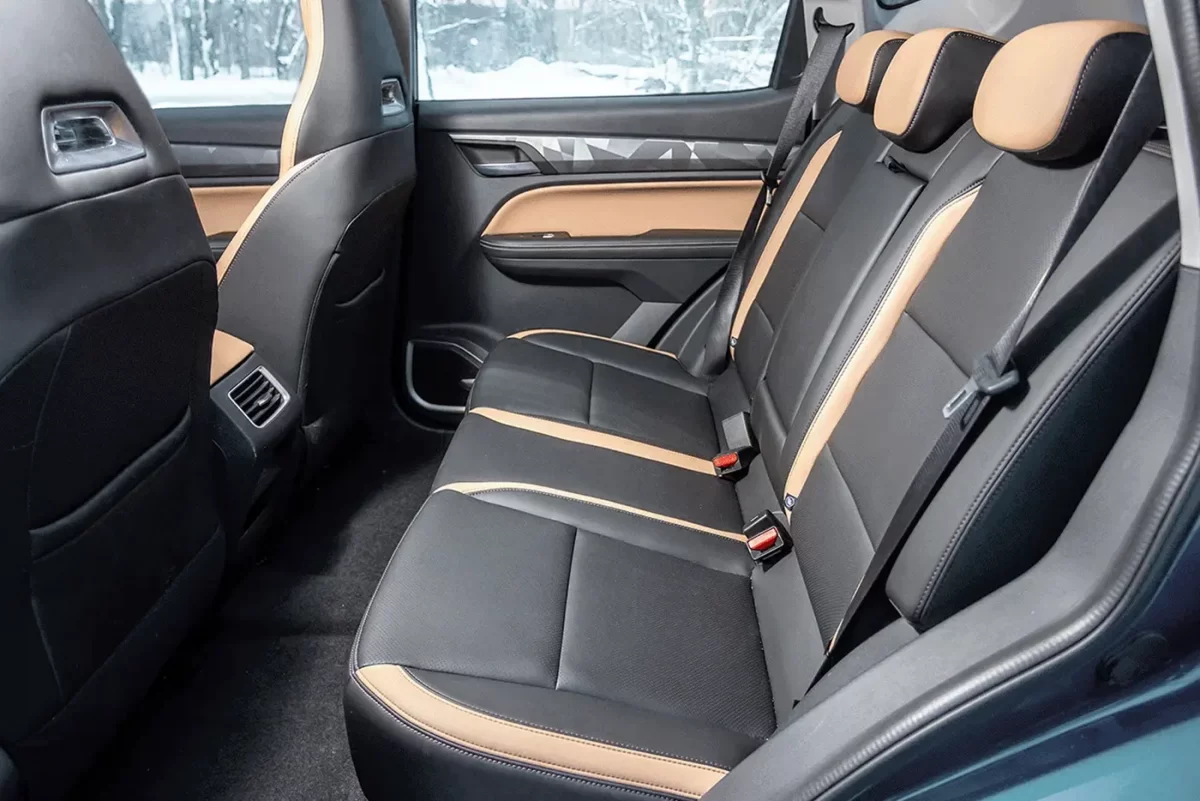 пассажирские сиденья второго ряда в Livan X6 Pro пассажирские сиденья второго ряда в Livan X6 Pro