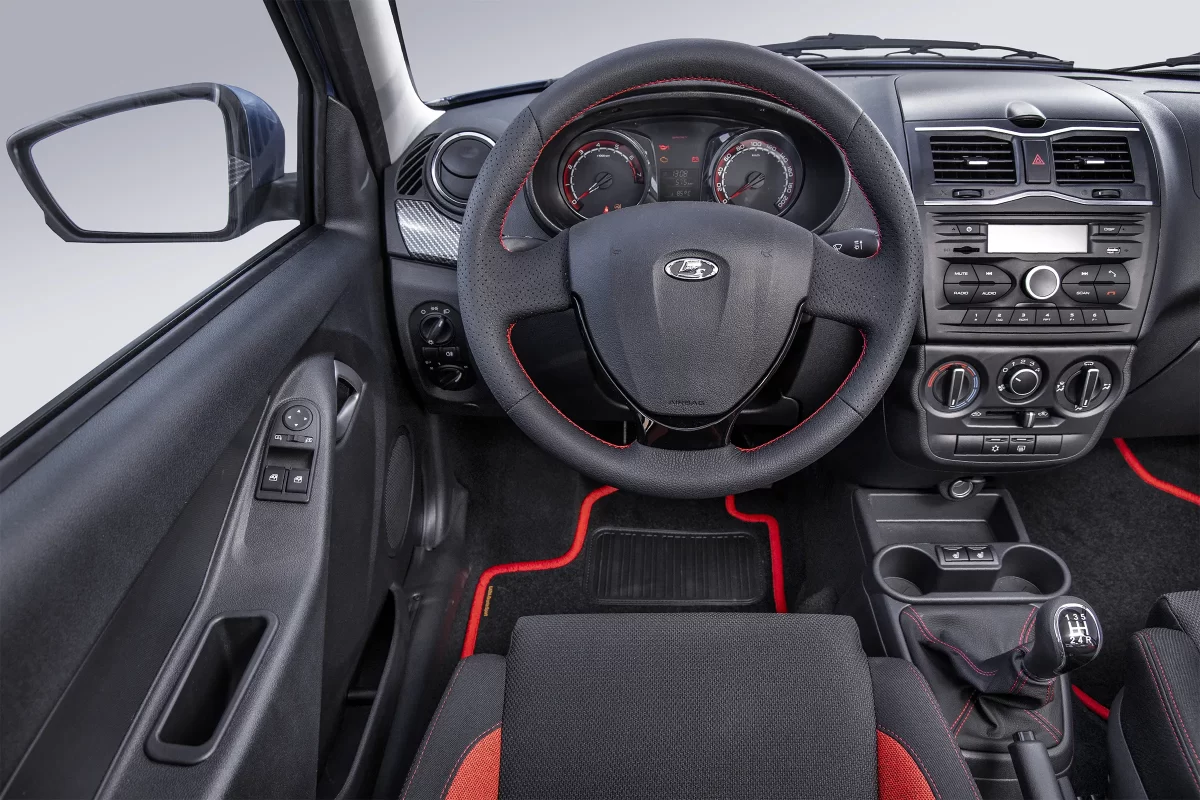 интерьер салона LADA Granta Sportline интерьер салона LADA Granta Sportline