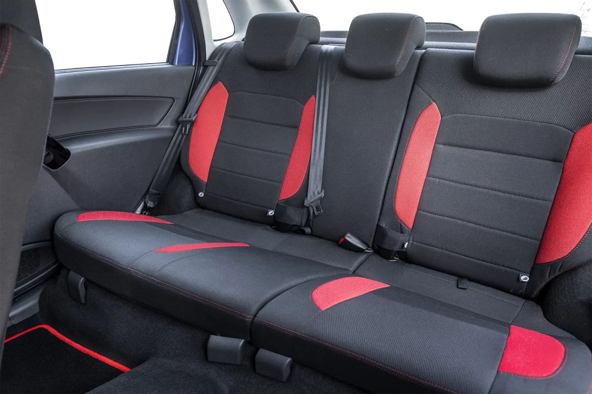 сиденья второго ряда в Granta Sportline сиденья второго ряда в Granta Sportline