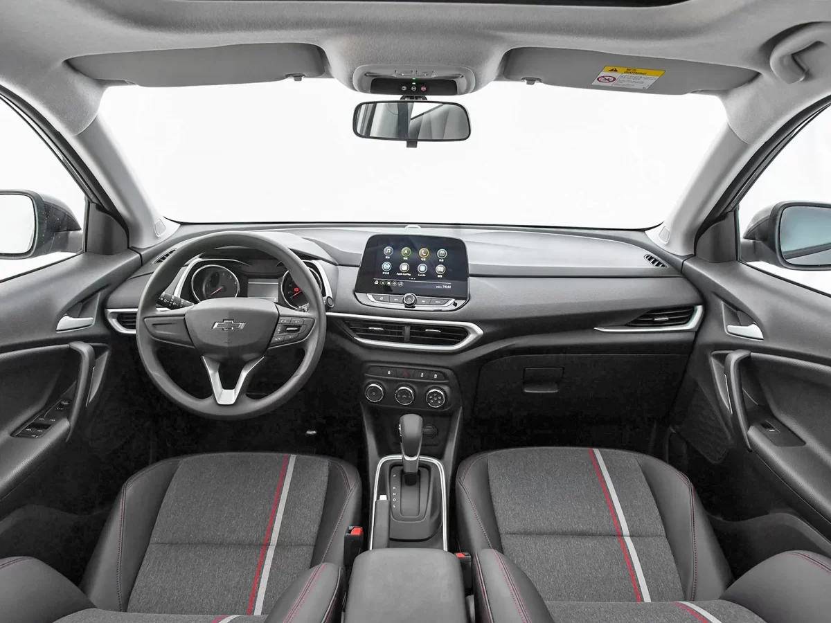 интерьер салона второго Трекера от Шевролет