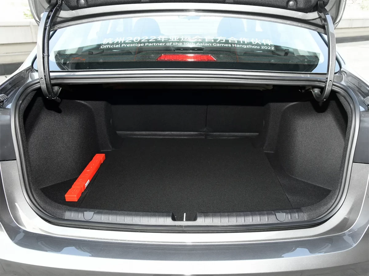 багажный отсек седана Emgrand III от Geely багажный отсек седана Emgrand III от Geely