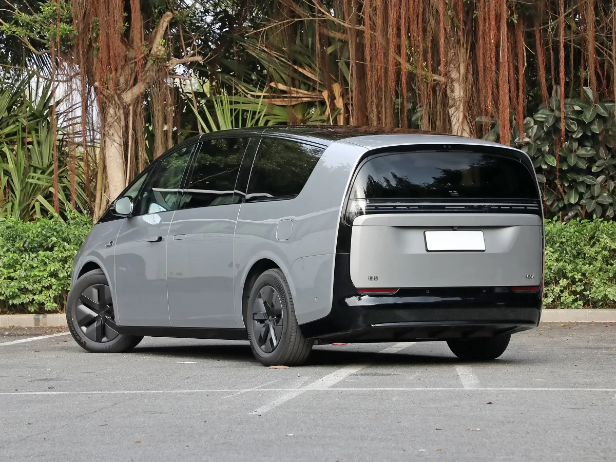 фотография LiXiang MEGA