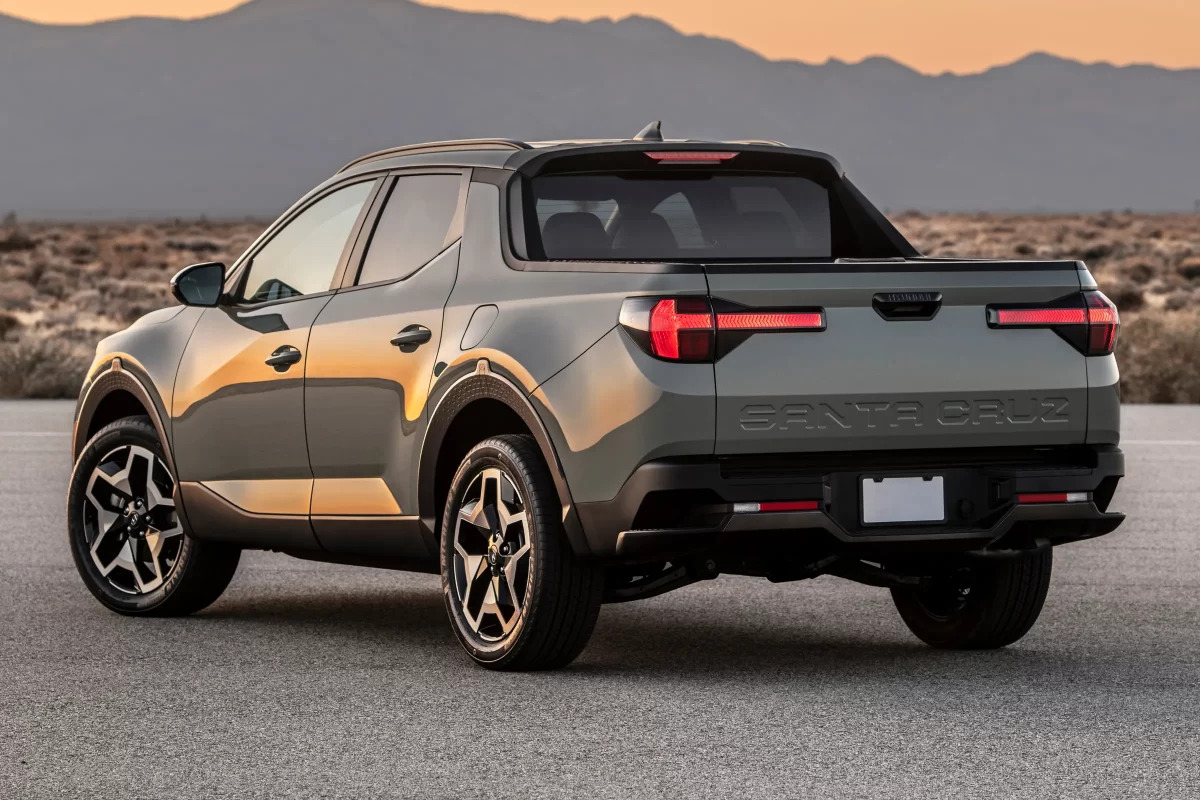 фото Hyundai Santa Cruz 2021-2024 годов (вид сзади) фото Hyundai Santa Cruz 2021-2024 годов (вид сзади)