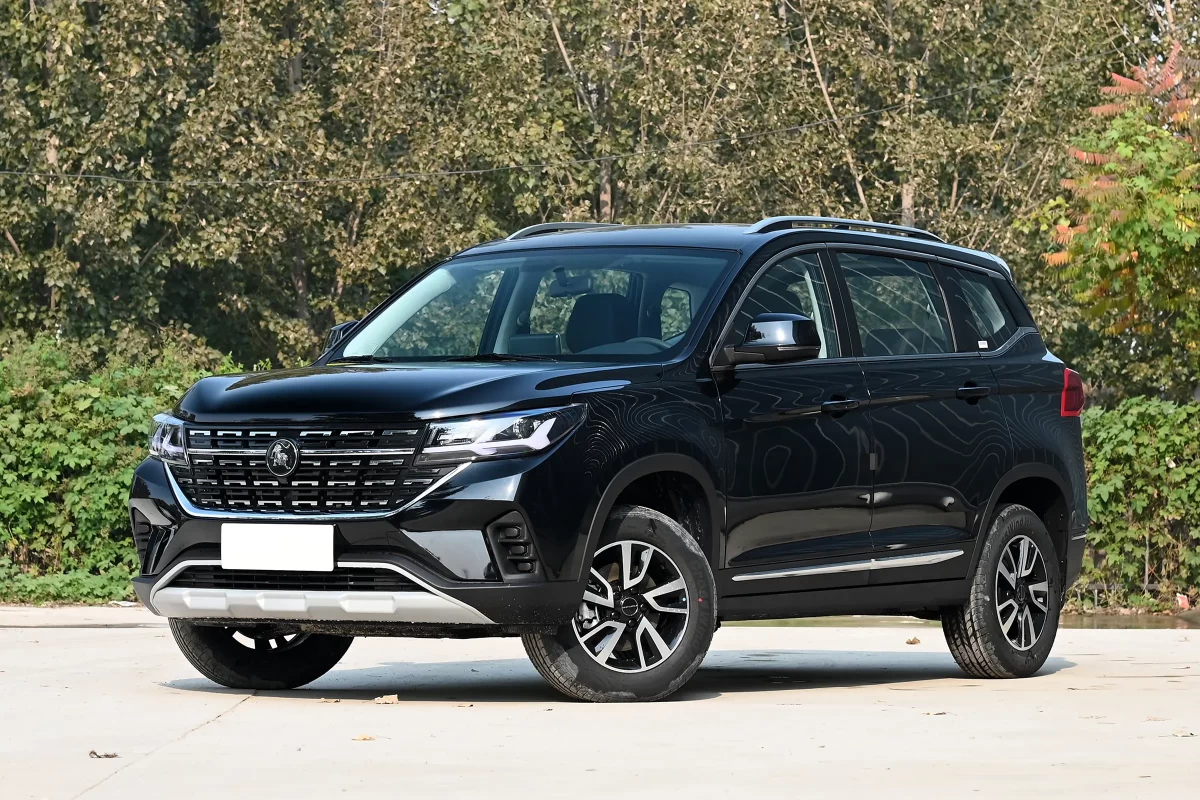 фотография Forthing T5 (вид спереди) фотография Forthing T5 (вид спереди)