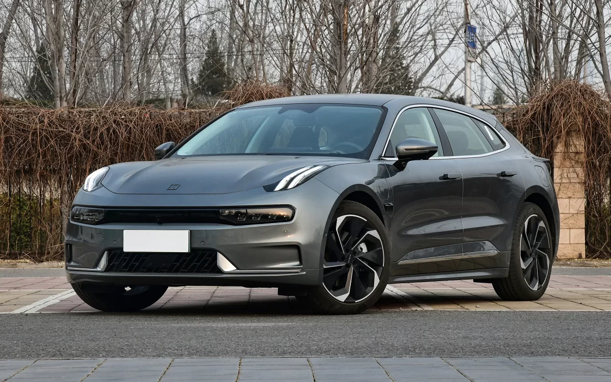 фото Zeekr 001 2021-2023 (вид спереди)