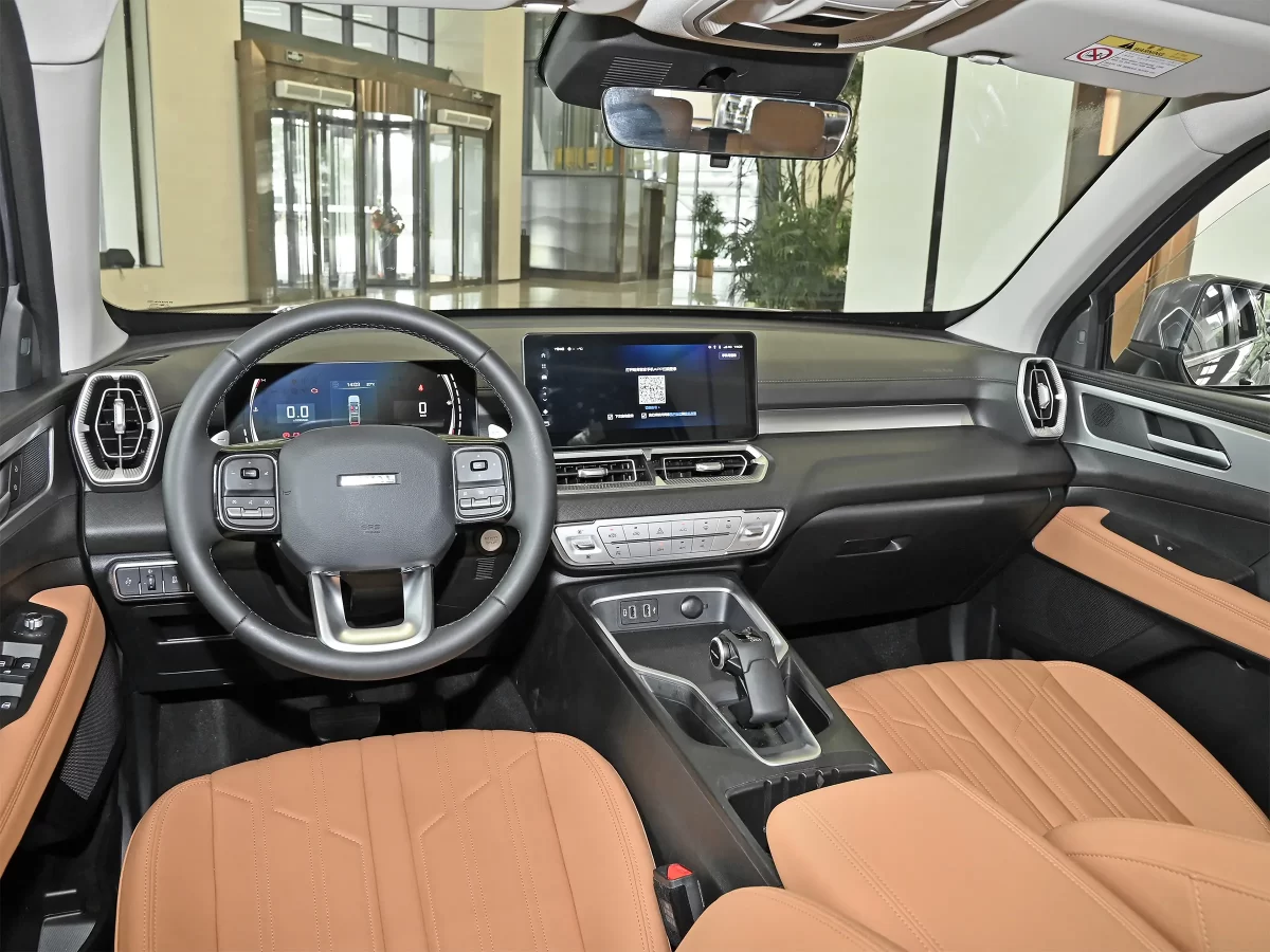 интерьер салона второго поколения H5 от Haval интерьер салона второго поколения H5 от Haval