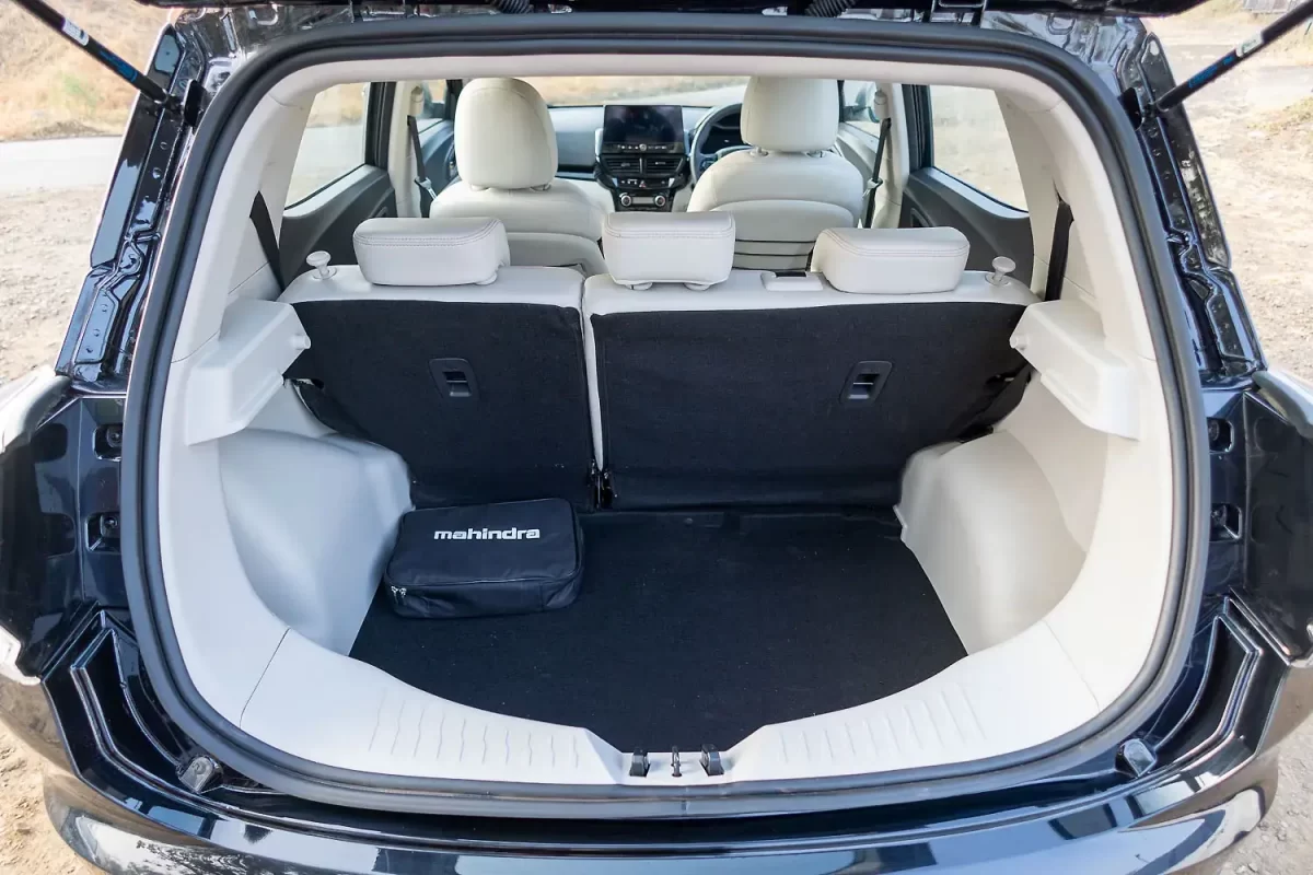 багажник в Махиндре XUV400