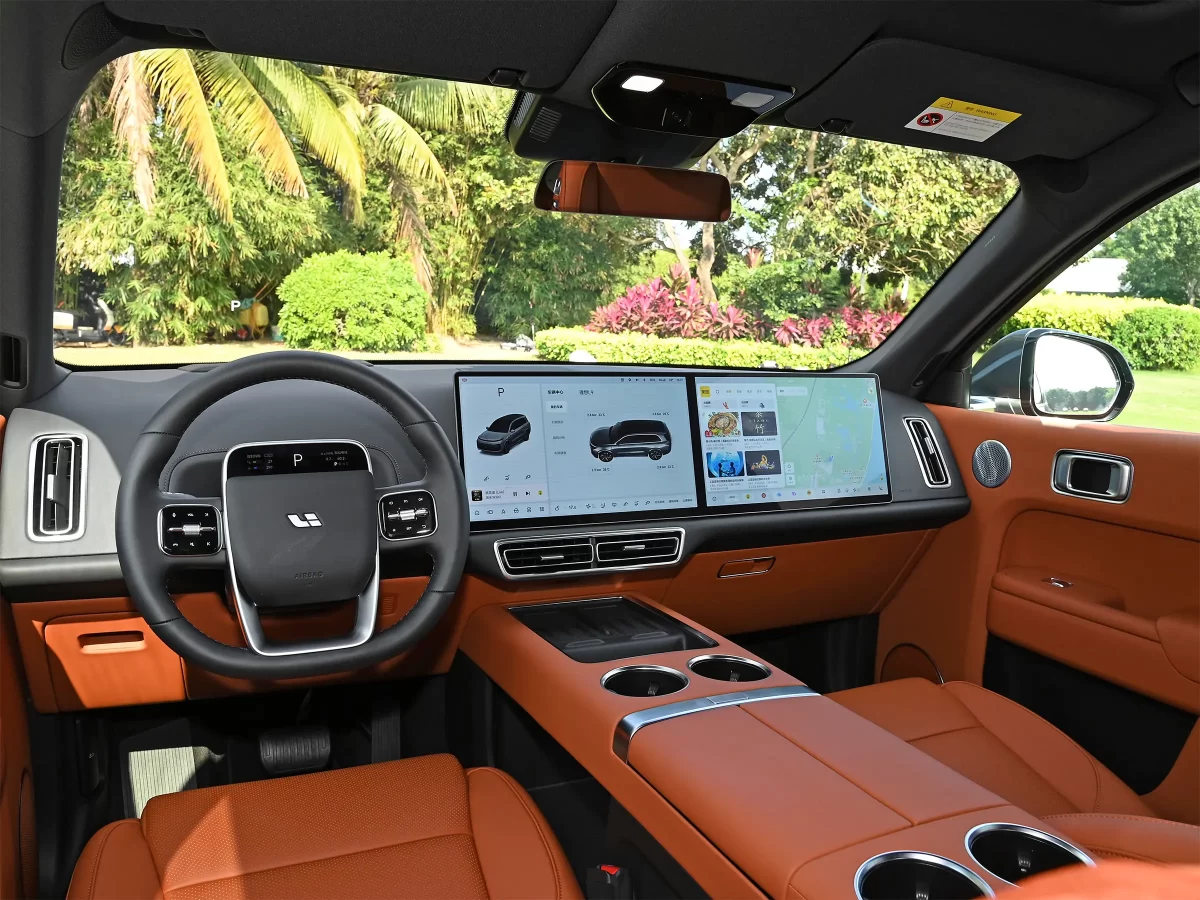 интерьер салона Ли Л9