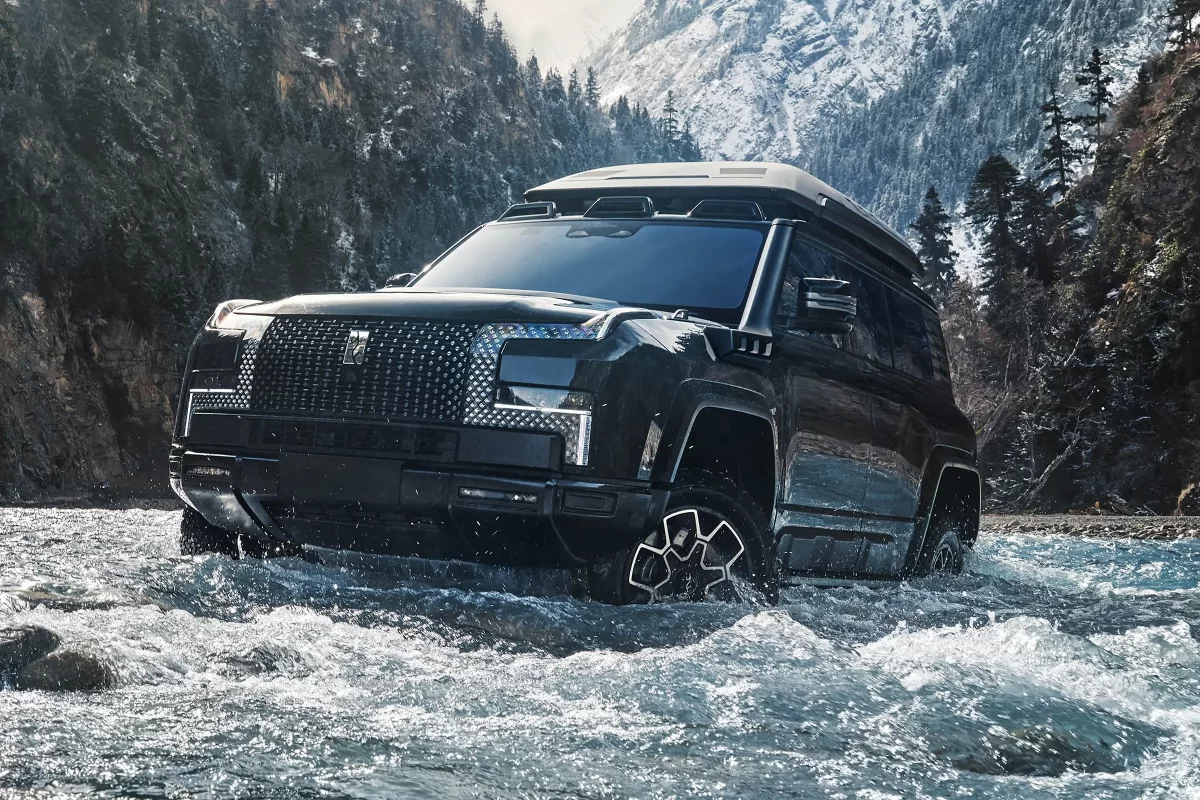 внедорожный YangWang U8 от BYD