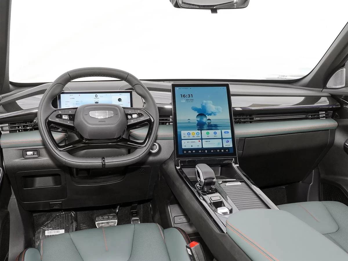 интерьер салона Cityray от Geely